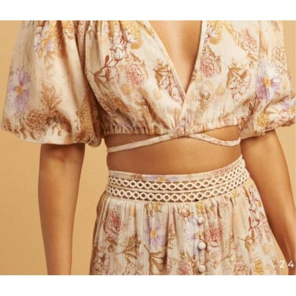 Z&L Tops - NEW Z&L europe sierra madre top in beige